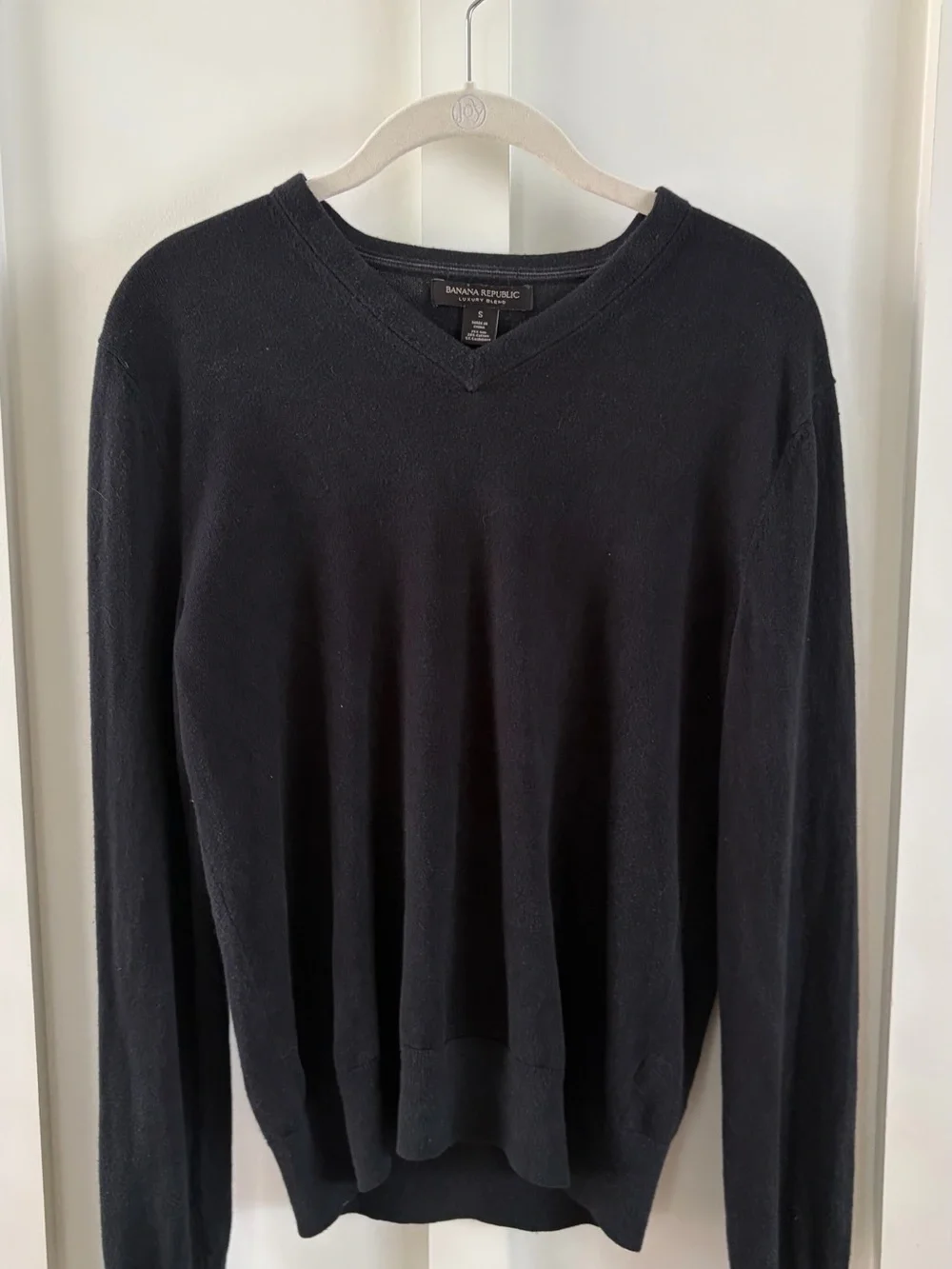 Banana Republic Men’s Silk Cashmere V-Neck Sweater | Black | Size Small
